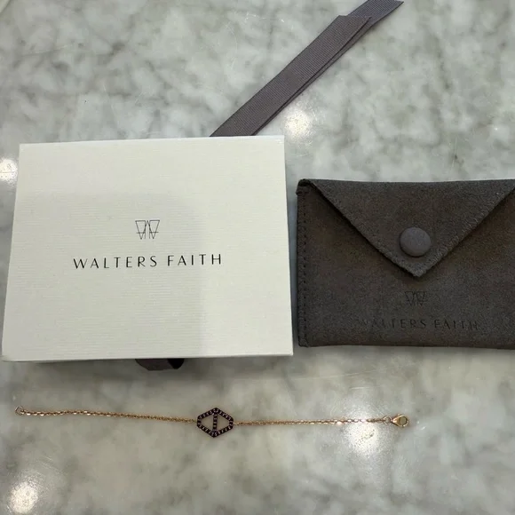 Walters Faith 18k Hexagon Sapphire bracelet - Picture 4 of 8